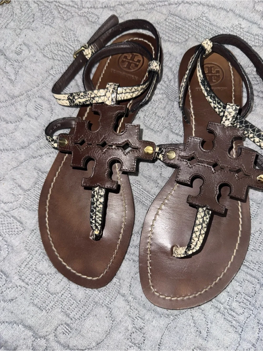 Tory Burch Snake print Leather T-Strap Flat Sandals 7 Brown